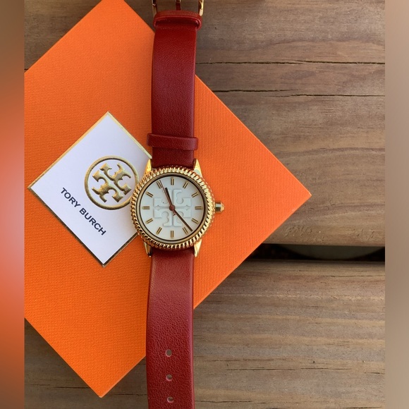 Beautiful authentic TORY BURCH watch with bezels 💥💥💥